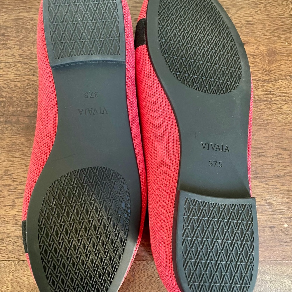 Calling all dachshund lovers! Vivaia slip on flat - Picture 5 of 8